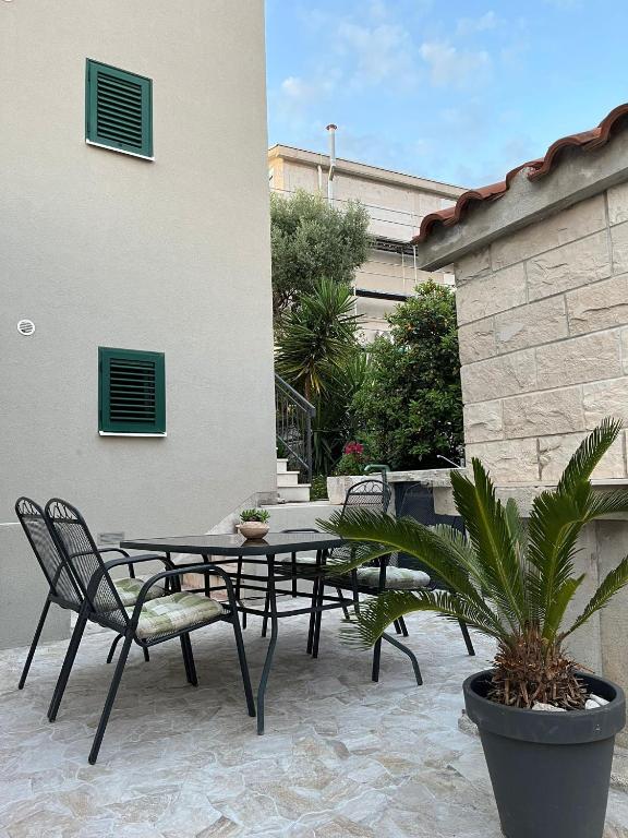 Patio alebo iná vonkajšia časť ubytovania Apartmani MM