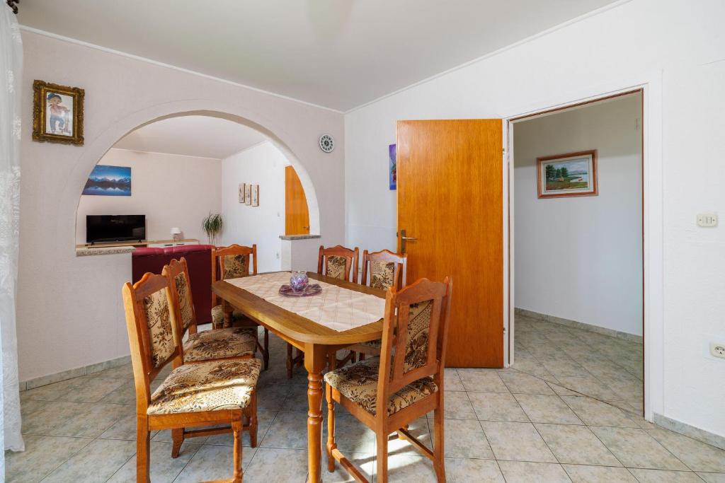 TV a/nebo společenská místnost v ubytování Apartments Danica