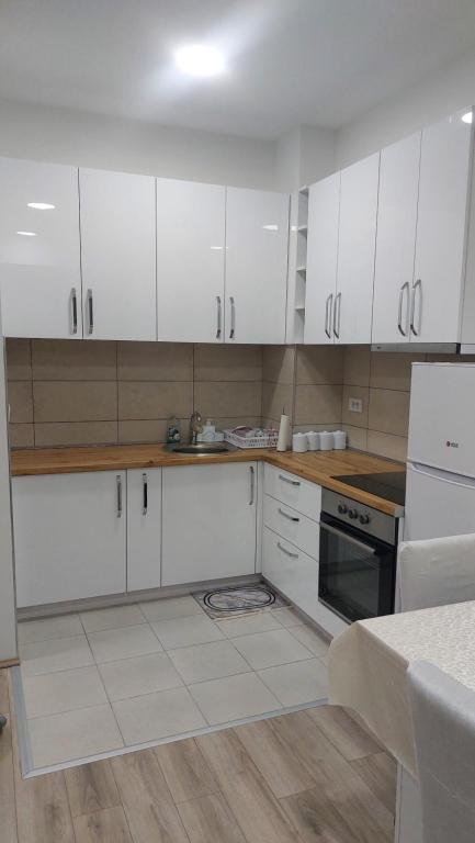 Kuchyň nebo kuchyňský kout v ubytování Apartman Summer