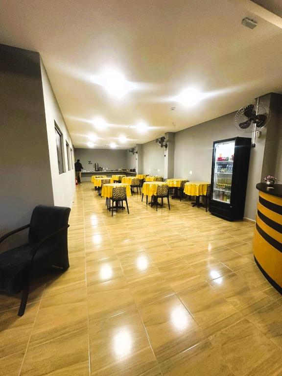 Reštaurácia alebo iné gastronomické zariadenie v ubytovaní Unity Hotel - Votorantim - SP