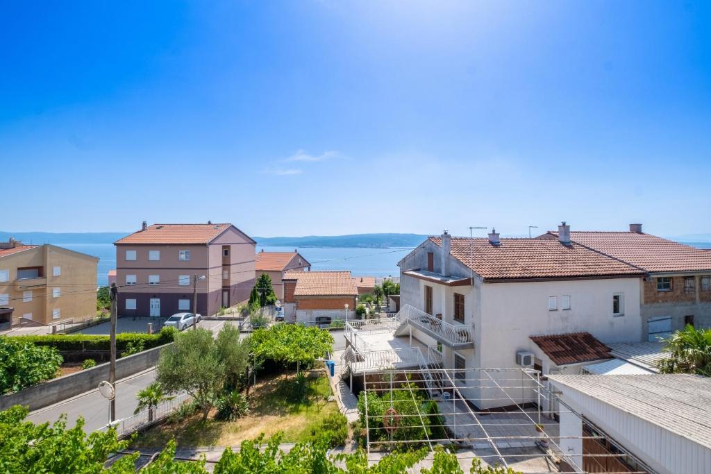 Apartments with parking space Crikvenica - 23289