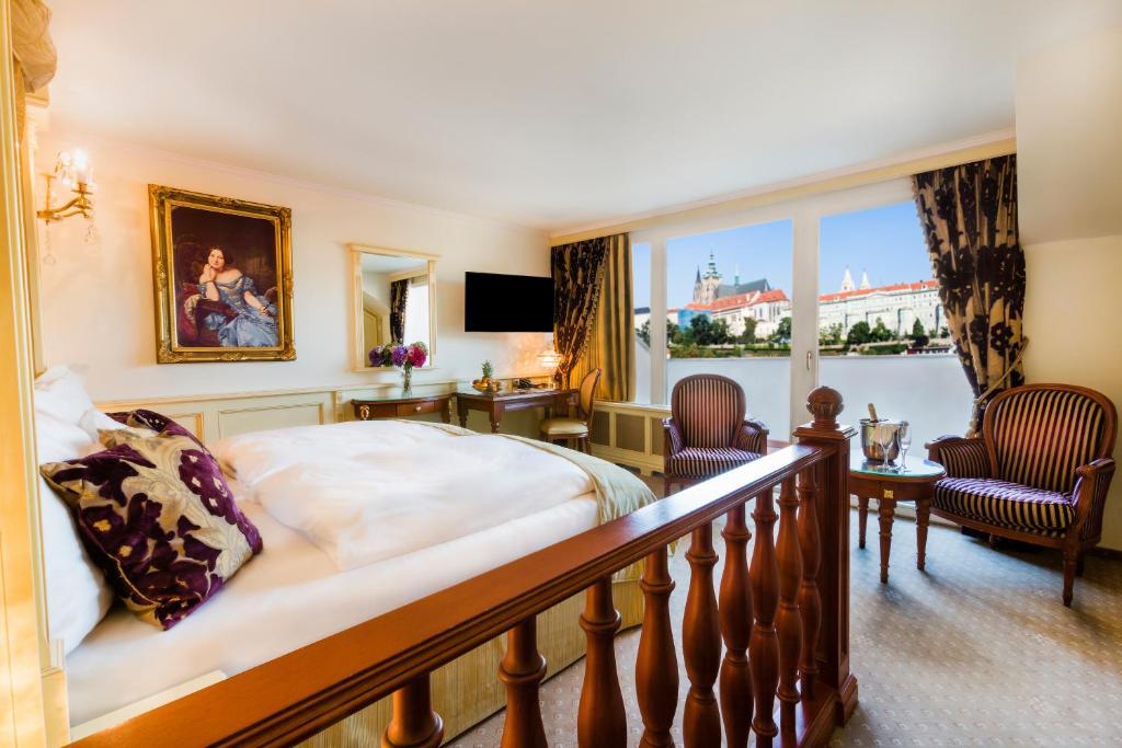 Luxury Family Hotel Royal Palace - Resim 12