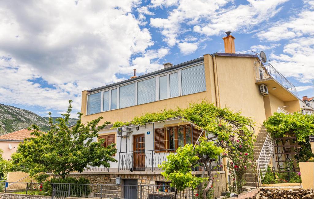 En generel udsigt til bjerge eller udsigt til bjerge taget fra lejligheden