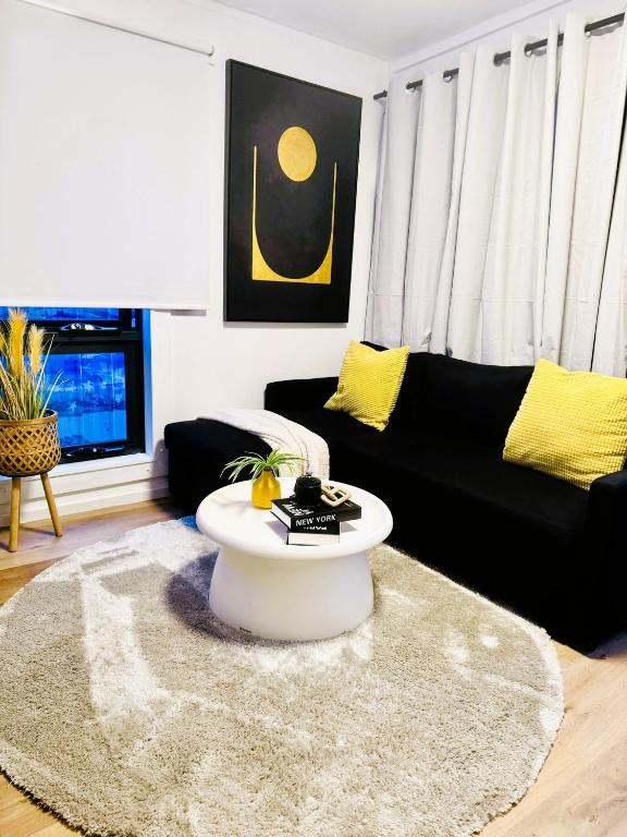 Posezení v ubytování Stylish tiny home in Melton west