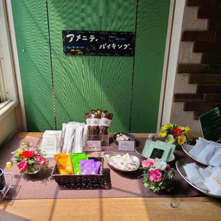 ホテルの敷地内または近くでの食事または食べ物