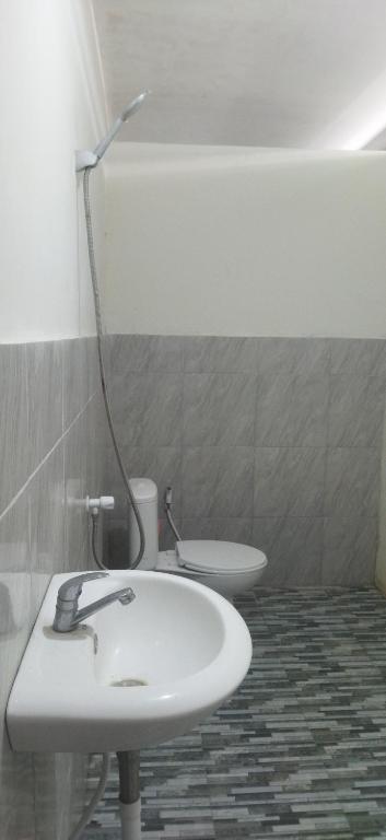 Koupelna v ubytování Selow Homestay
