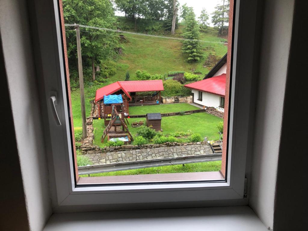 Aed väljaspool majutusasutust Hotel Bartošovice