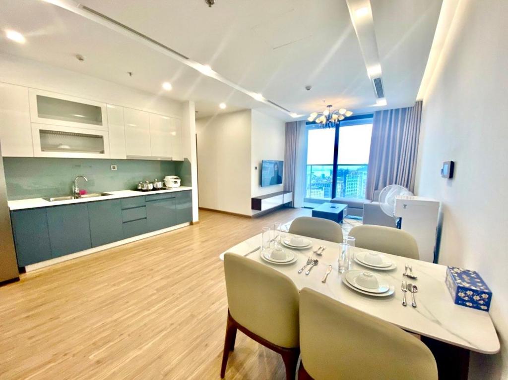 Hana Housing - Vinhomes Metropolis Hanoi Apartment - Two-Bedroom Apartment