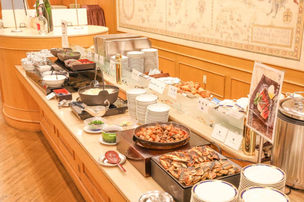 ホテルの敷地内または近くでの食事または食べ物