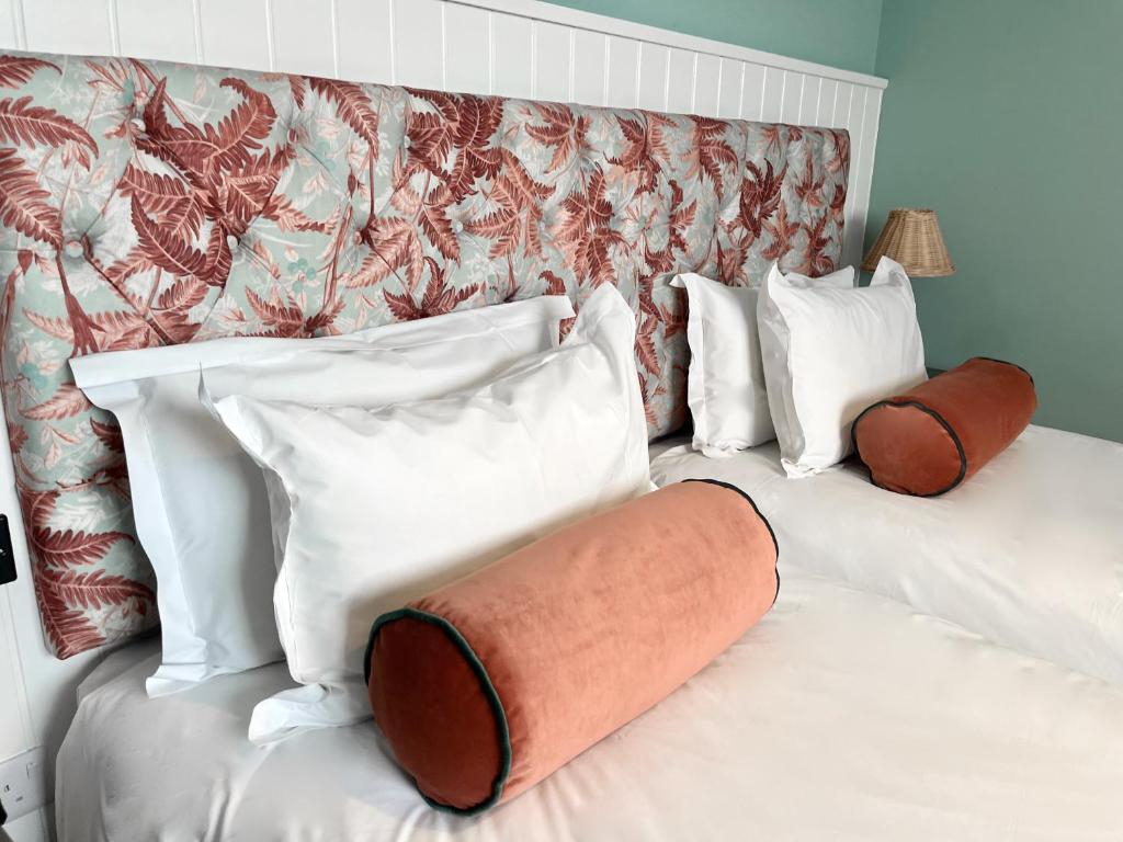 מיטה או מיטות בחדר ב-Hotel Collingwood BW Signature Collection