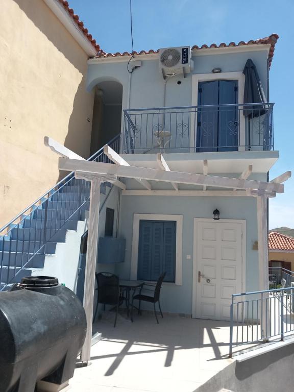 Foto de la galería de Studio kastro II en Mirina