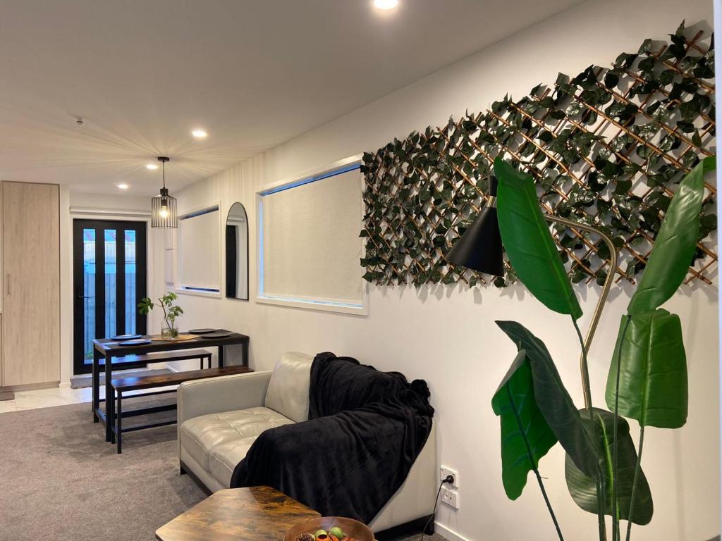 Near Stadium and railway station 3 beds 1 bath townhouse with Car Park onsite - Resim 21