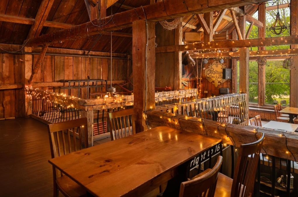 Whitneys Inn at Black Mountain photo