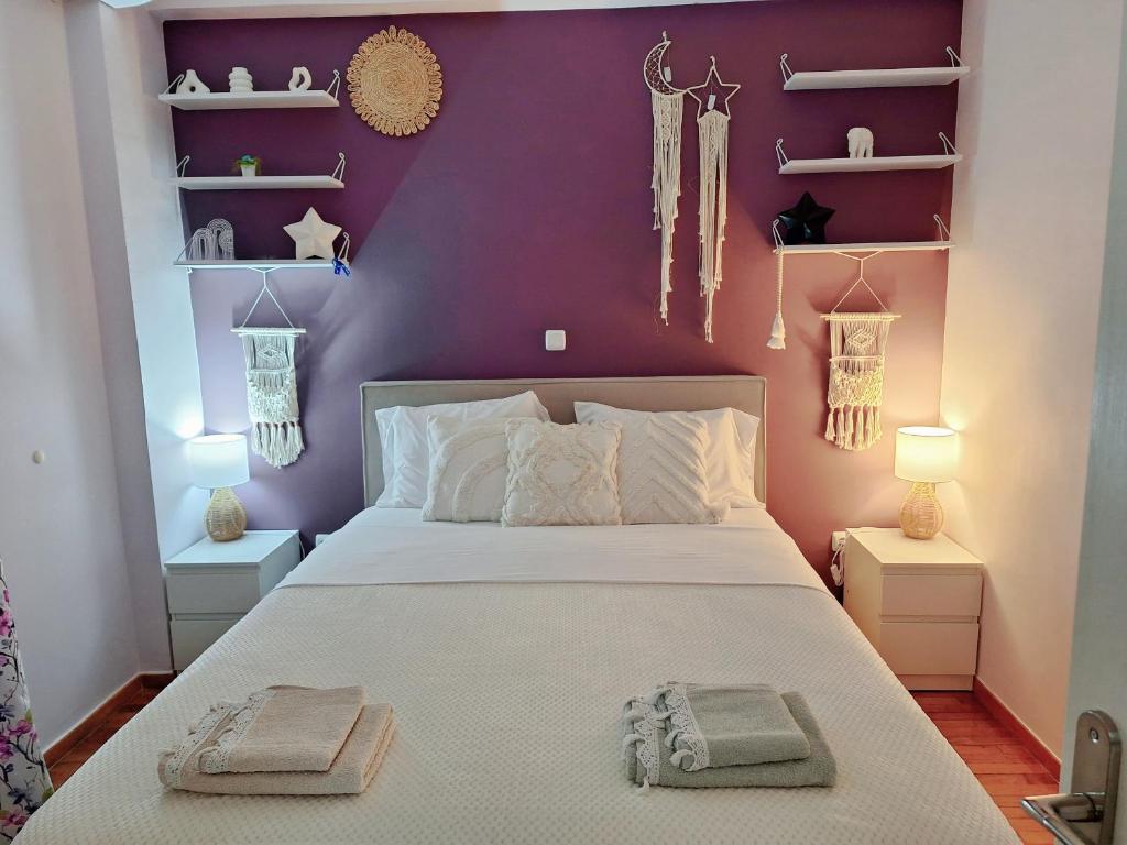 Postel nebo postele na pokoji v ubytování Dani's boho home