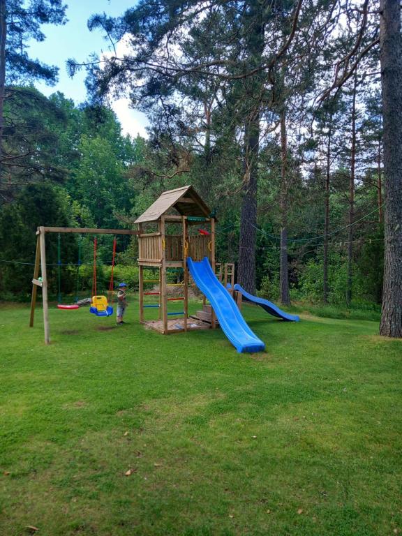 Herní místnost nebo prostor pro děti v ubytování Guest House in Holmedal