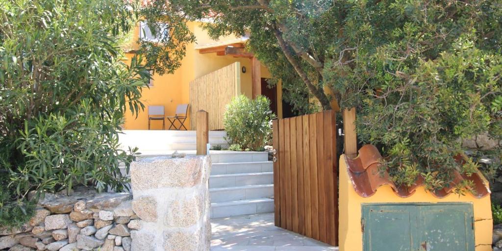 Φωτογραφία από το άλμπουμ του Doma Maria Sole Ruju σε Sole Ruiu