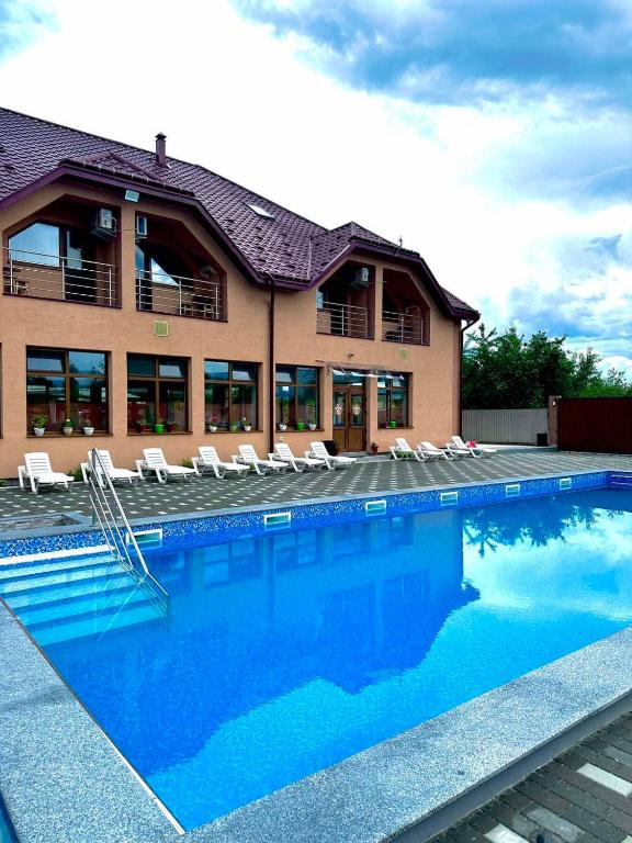 Bazén v ubytování Hotel VIZA & SPA nebo v jeho okolí