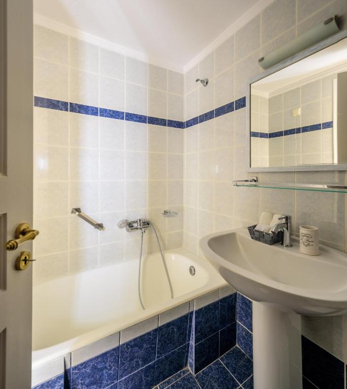 Bagno di Ikio Concept Santorini