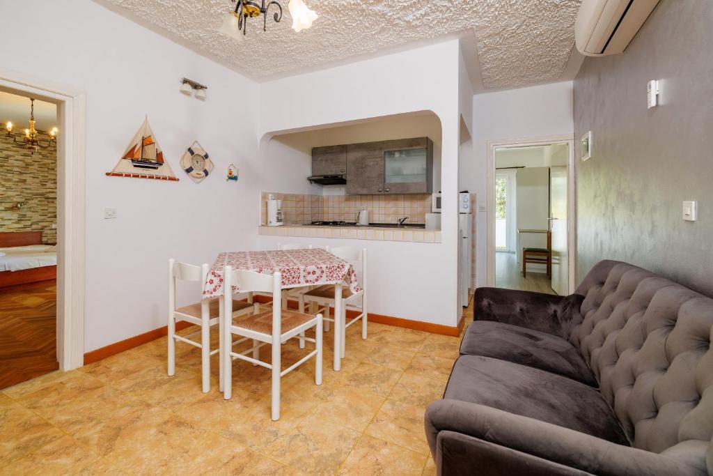 Kuchyň nebo kuchyňský kout v ubytování Apartments Marija G