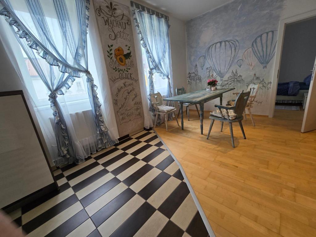 Posezení v ubytování Kunst Apartment im Schwalbenhaus