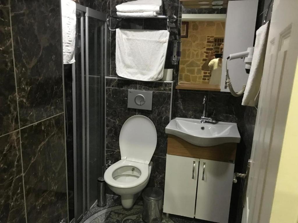Bilik mandi di SunAnatolia Otel