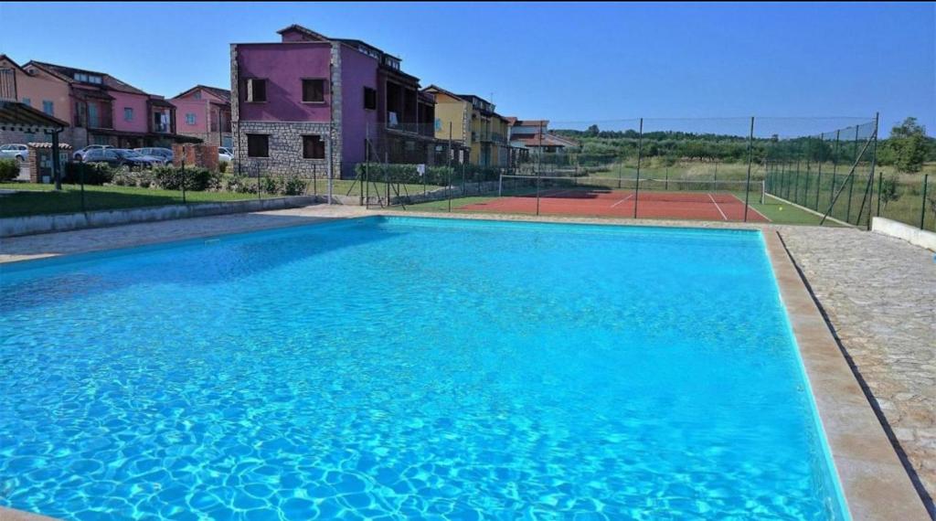 Bazén v ubytování Apartment Aleks nebo v jeho okolí