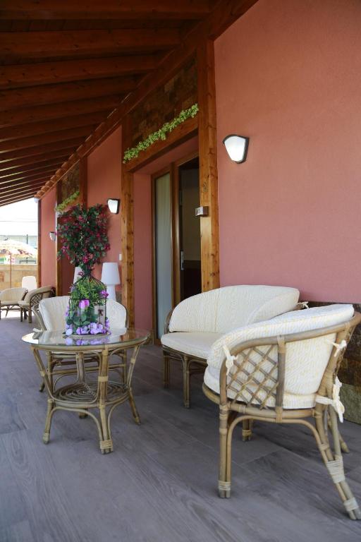 A balcony or terrace at Apartamentos La Arena