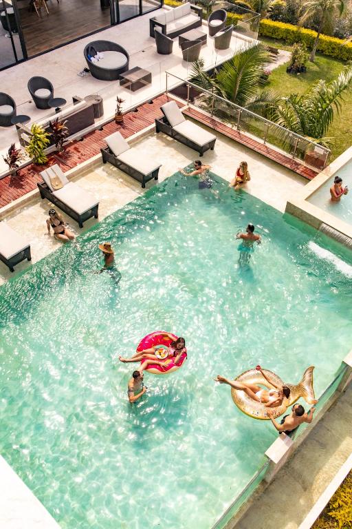 Bazén v ubytování Vivanti Resort nebo v jeho okolí