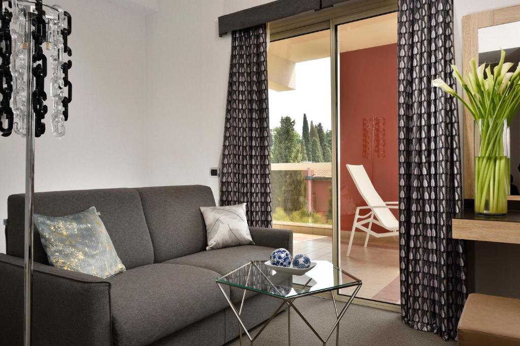 Posezení v ubytování Hotel Continental Wellness & Spa