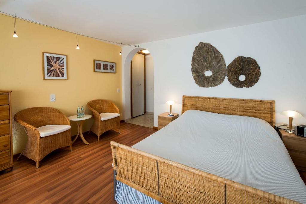 Postel nebo postele na pokoji v ubytování Badehotel Salina Maris – Wellness & Vintage
