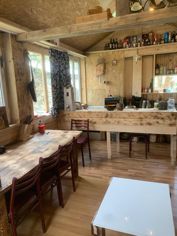 Restaurace v ubytování Guesthouse Aprasidze