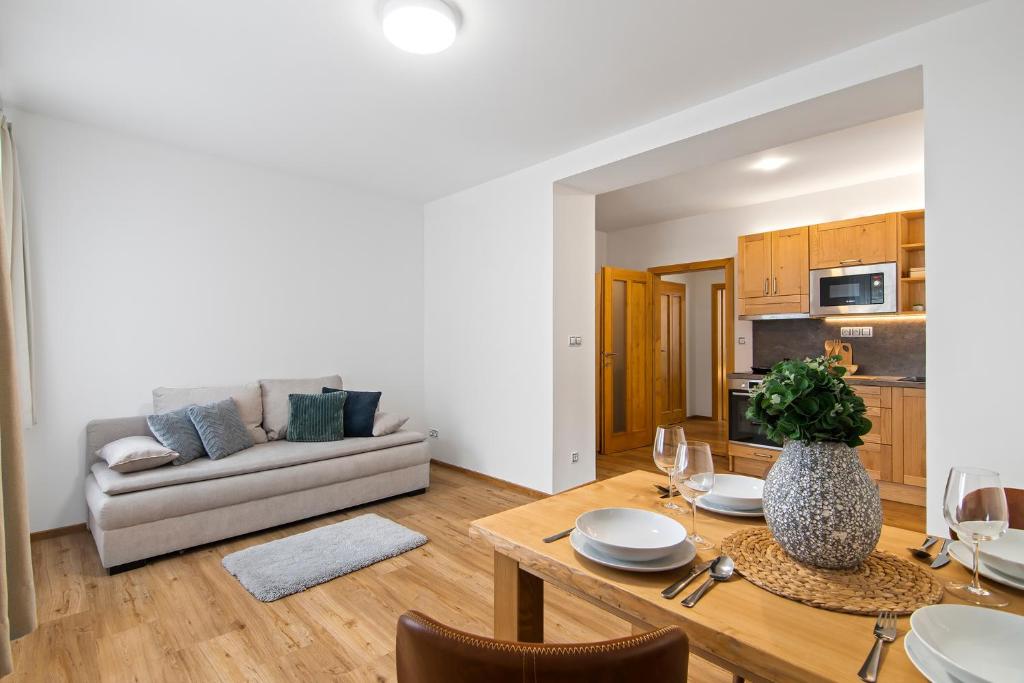 Η κουζίνα ή μικρή κουζίνα στο Špindl Lodge Apartments Self check-in & Sauna