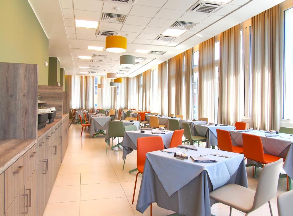 Restaurace v ubytování Tower Hotel Malpensa