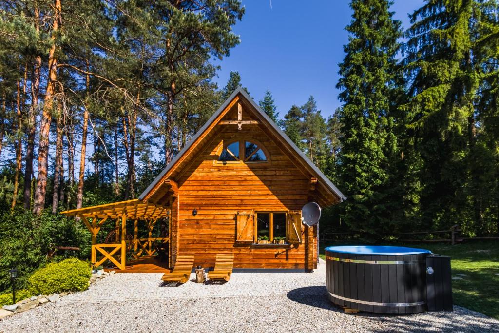 Vonkajšia záhrada v ubytovaní Smerekowiec domek w lesie z jacuzzi- Beskid Niski