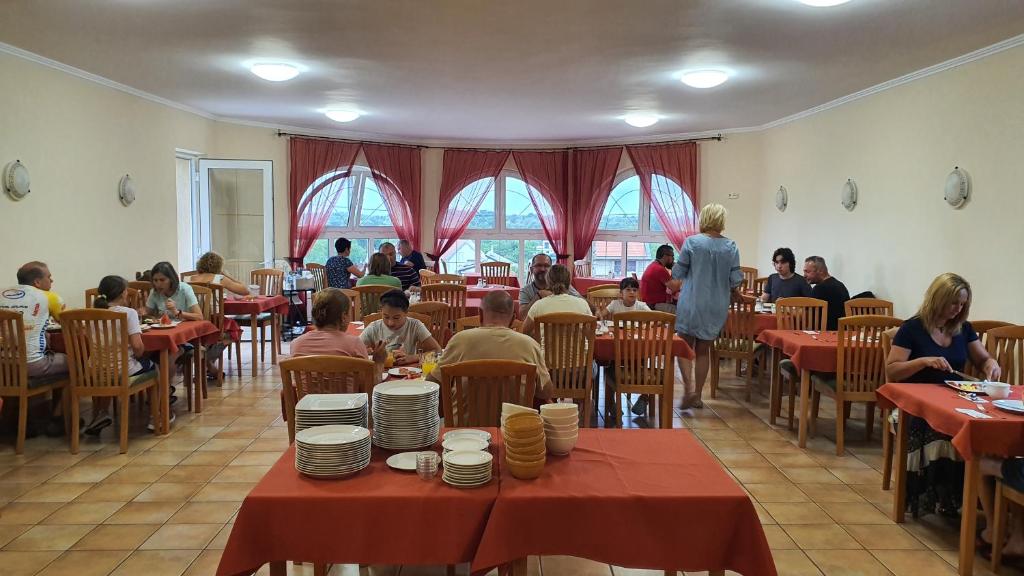 Hosté ubytování Karát Panzió