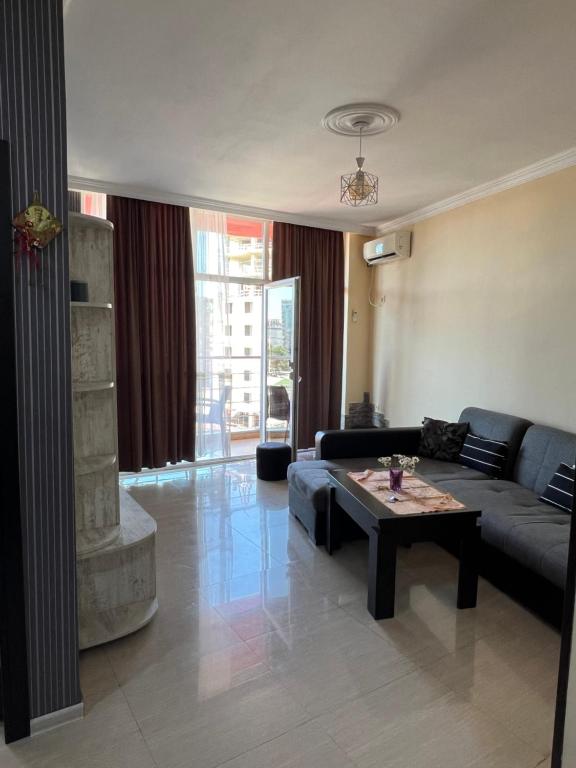 Χώρος καθιστικού στο от Зуры