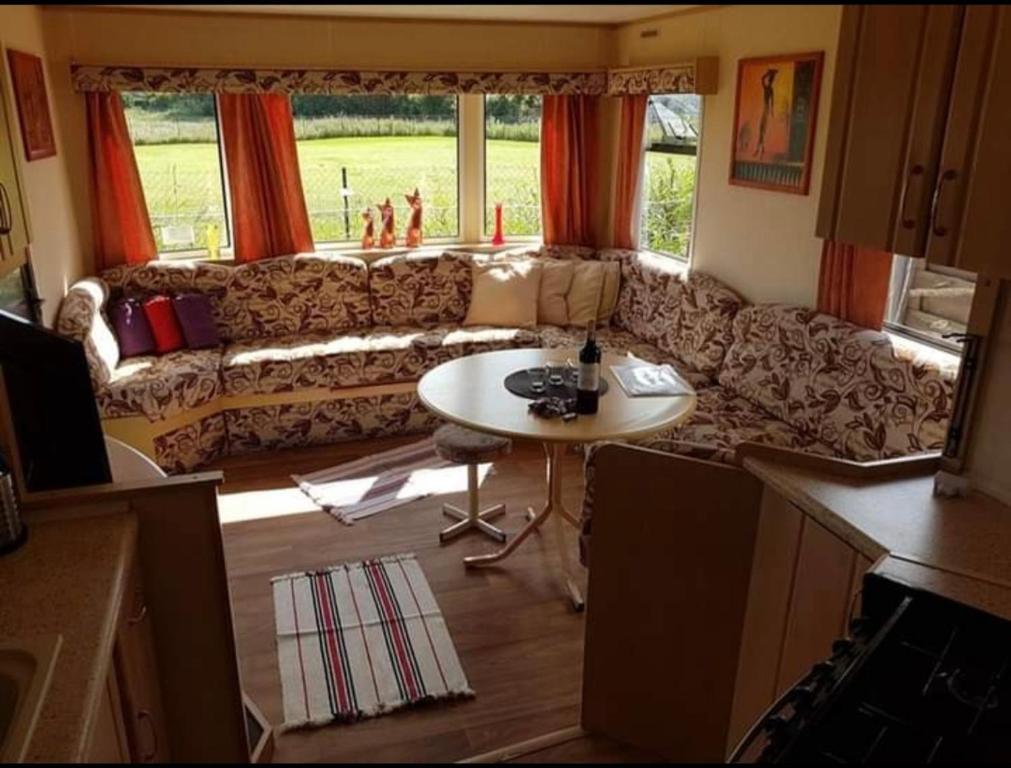 Istumisnurk majutusasutuses Superdomkikarwia