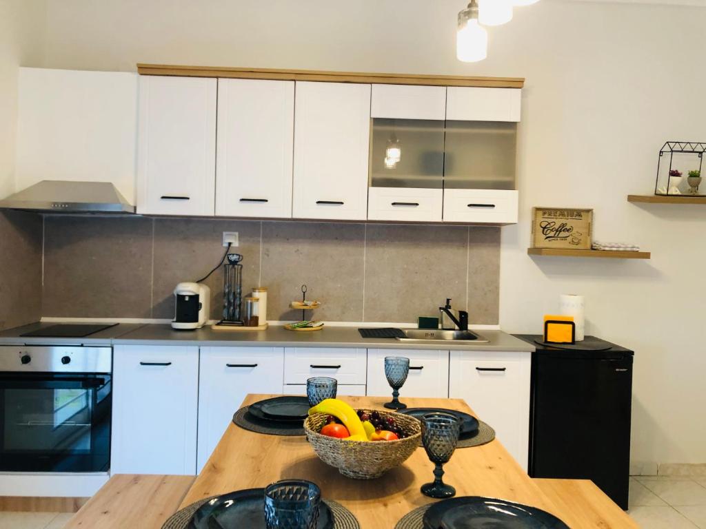 Gallery image of IKIES A&A SUITES & VILLAS in Nea Moudania