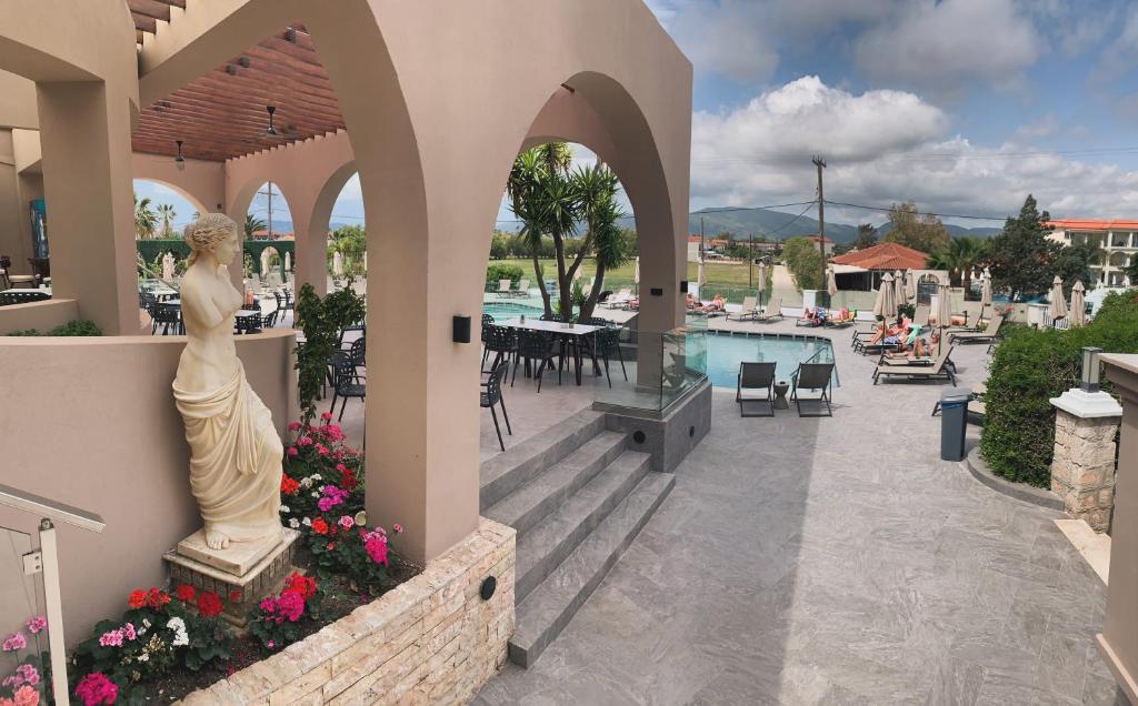 Nespecifikovaný výhled na hory nebo výhled na hory při pohledu z hotelu