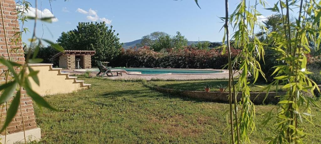 Bazén v ubytování L'Oasi nebo v jeho okolí