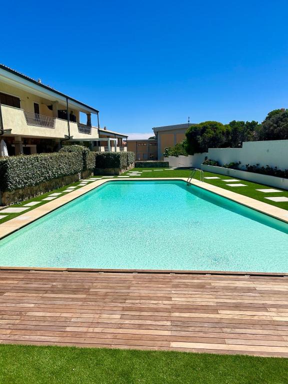 The swimming pool at or close to Appartamento incantevole con piscina