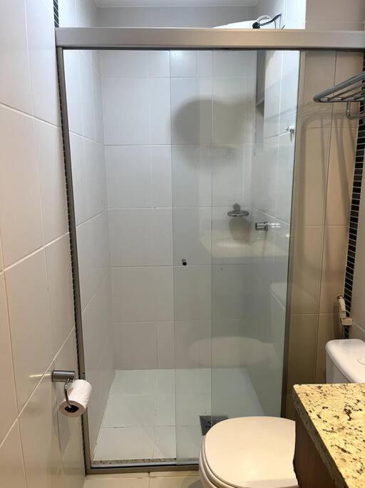 Koupelna v ubytování Flat 625 - Diferenciado com Ar no quarto e na sala
