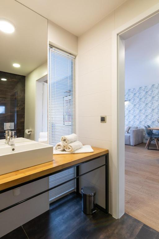 Rentsite Family Apartments Ex Baltin Hotel - 4