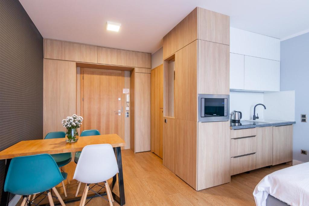 Rentsite Family Apartments Ex Baltin Hotel - 16