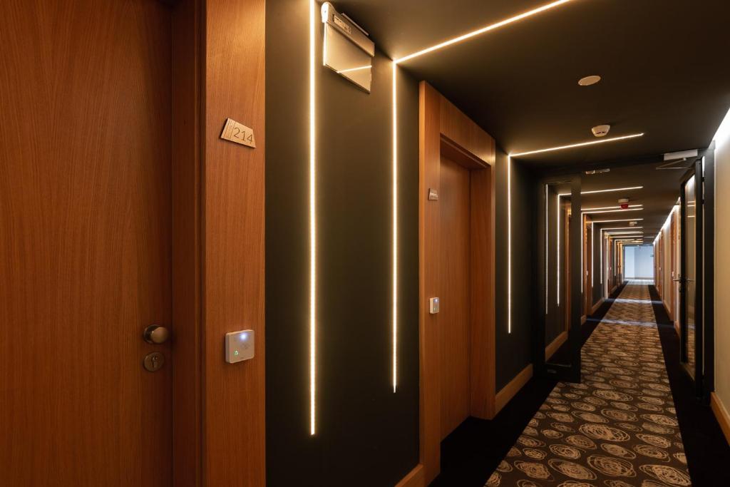 Rentsite Family Apartments Ex Baltin Hotel - 17