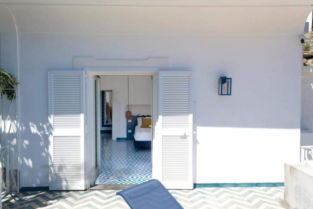 Galeriebild der Unterkunft o' mar - Amalfi Coast Suite in Praiano