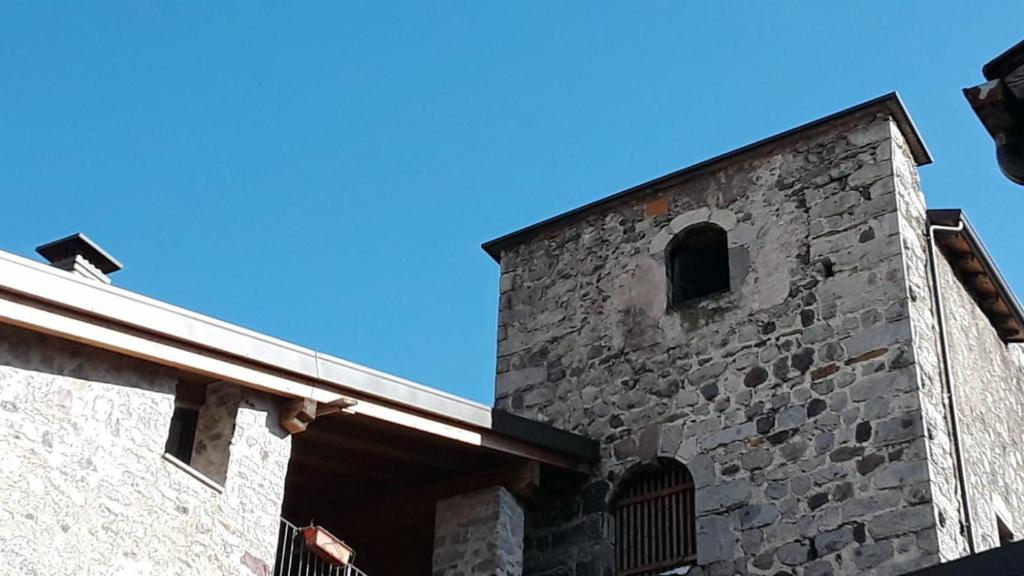Fotografie z fotogalerie ubytování La Torre a colori v destinaci Esine