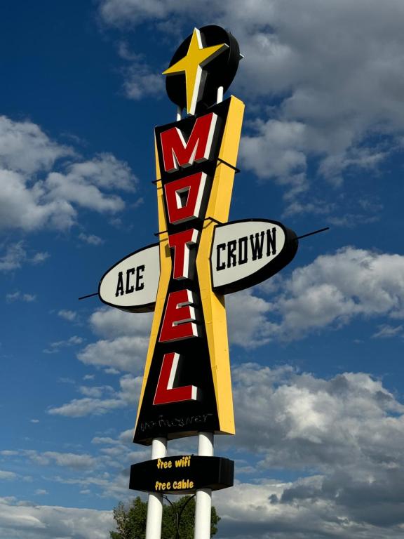 Certifikát, hodnocení, plakát nebo jiný dokument vystavený v ubytování Ace Crown Motel