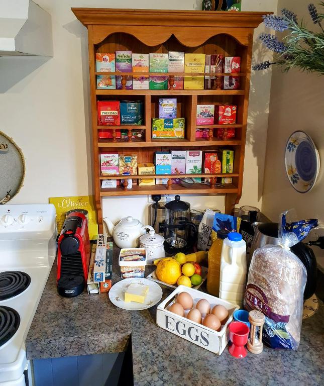 Bumblebee Cottage - Resim 33