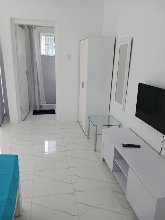 TV a/nebo společenská místnost v ubytování Hill View Rooms